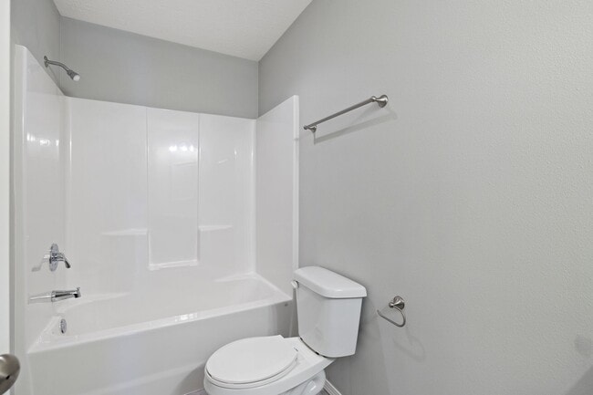 Photo - Republic Duplex for rent- with fence!