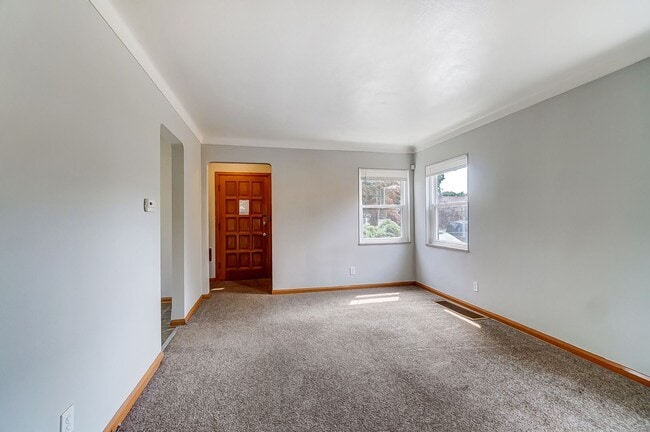 Photo - 347 Darrow Ave