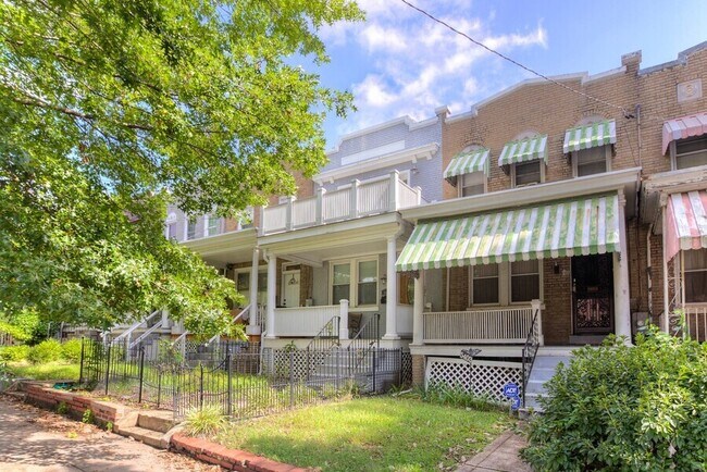 Photo - 5405 5th St NW