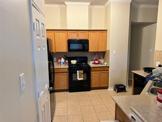 Photo - 835 Dracena Ct