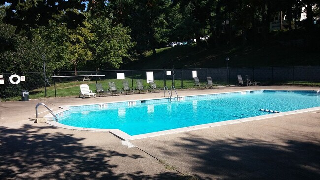 Photo - 5510 Country Dr Townhome