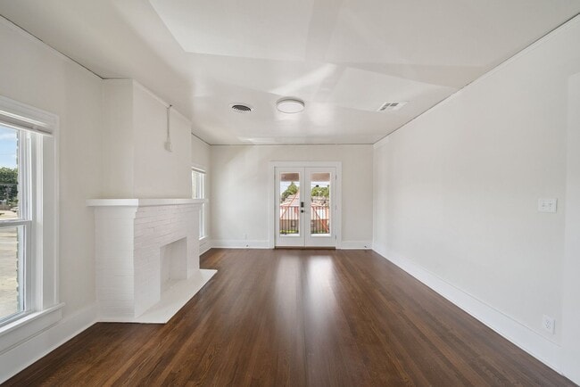 Photo - 1437 S Peoria Ave Unit 1437 1/2