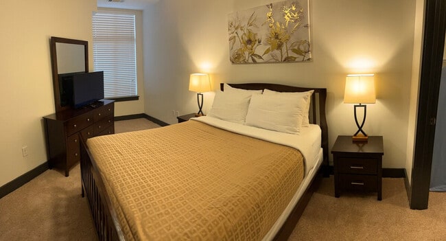 Photo - 425 W 5th St Unidad ID1344143P