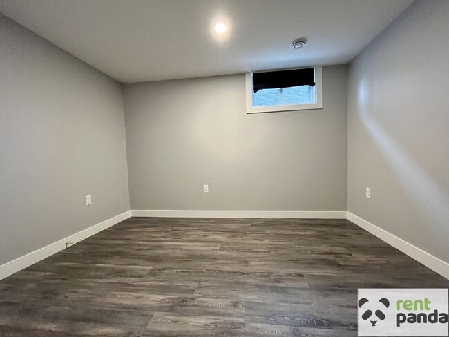 Photo - 2620-2620 Victoria Ave E