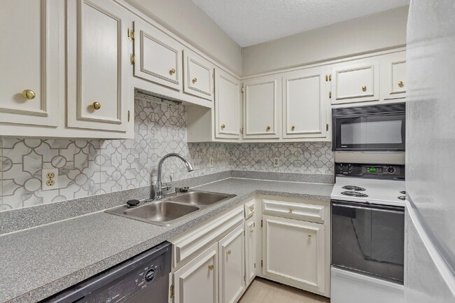 Photo - 764 Fox Ridge Dr