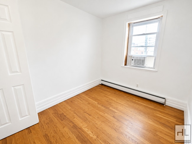 Photo - 81 STREET Unit 3