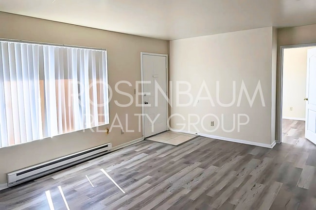 Building Photo - Charming 2-bedrooms, 1-bath downstairs apa... Rental