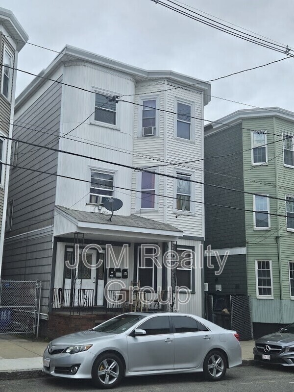 Photo - 192 Chestnut St Unidad 3 / 3rd Floor Rental