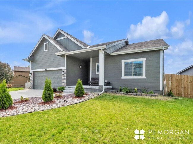 Beautiful 4 Bedroom, 3 Bathroom Home - Ren... - Beautiful 4 Bedroom, 3 Bathroom Home - Ren...