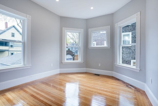 Photo - 55 Lyndhurst St Unit 1