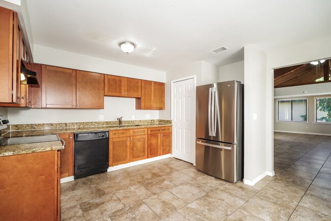 Photo - 225 Bayhead Dr