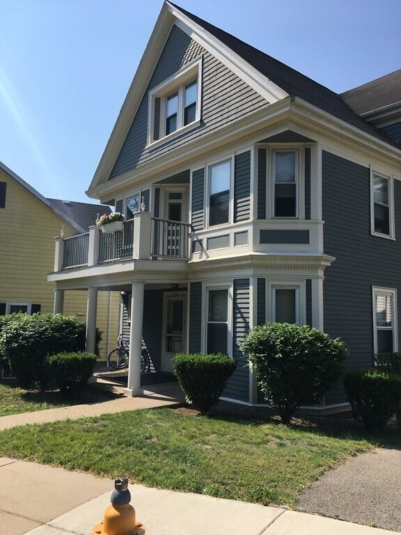 Building Photo - 1078 South St Unit 1