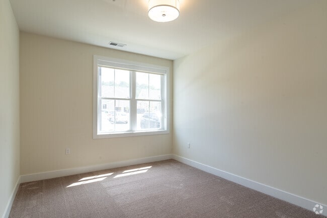 2BR, 2BA - 1,143SF