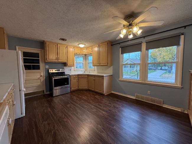 Photo - 221 S Thomas St