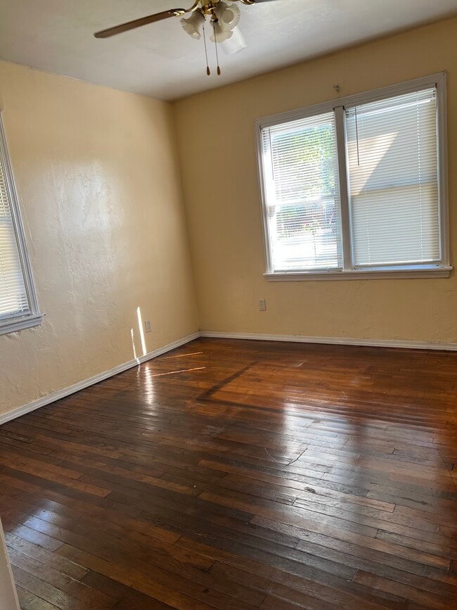Photo - 701 SE 43rd St