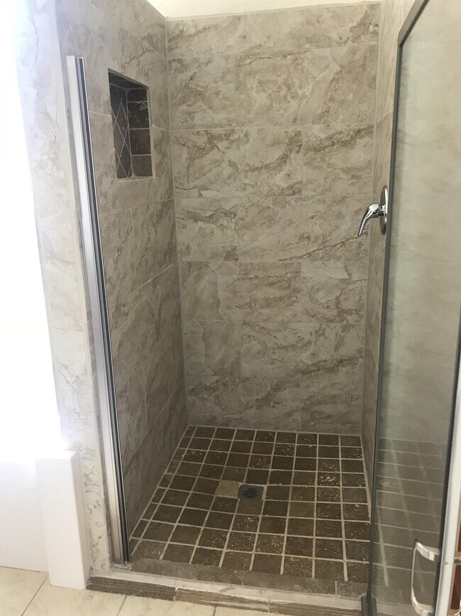 Photo - 4014 Heritage Ln