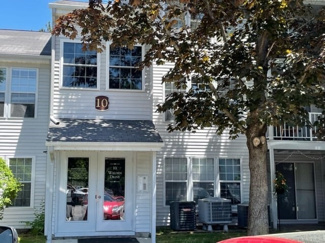 Building Photo - 10 Walden Dr Unit 7
