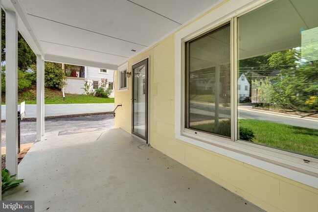 Photo - 710 Silver Spring Ave