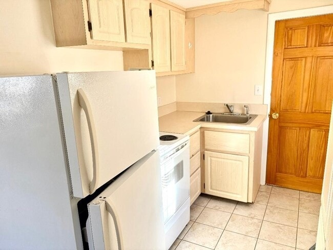 Photo - 124 Salem St Unit D