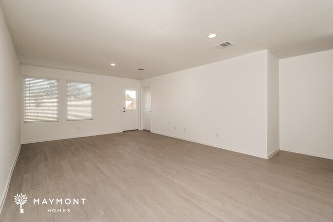 Photo - 606 Layne Overlook