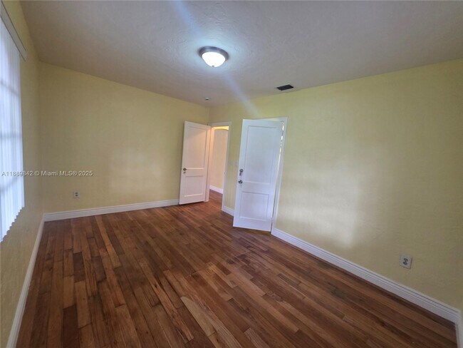 Photo - 1 N Melrose Dr