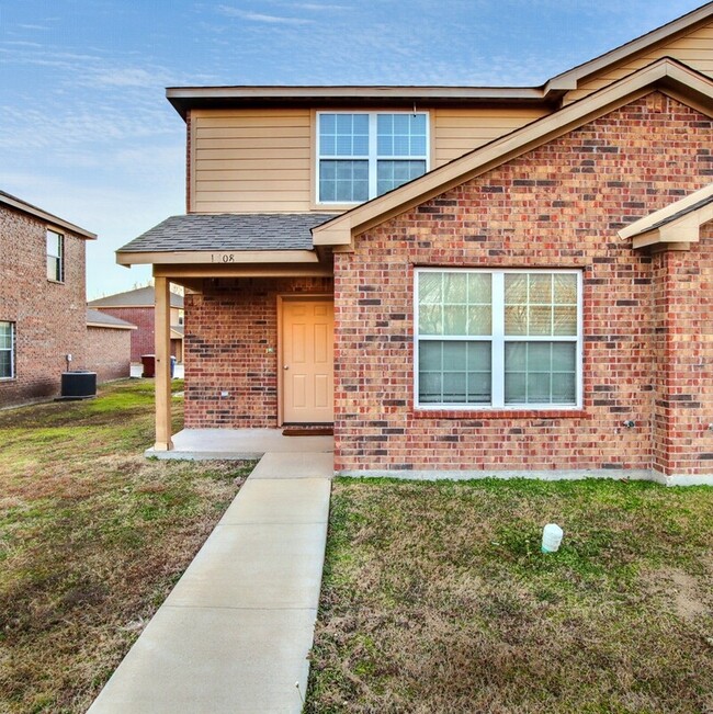 Photo - 1708 S Waco St Townhome