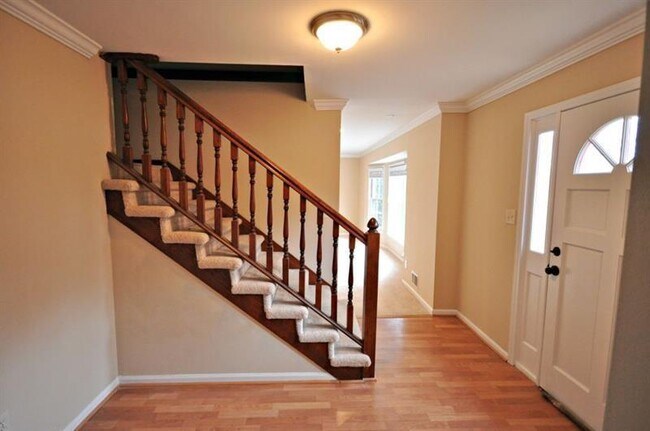 Photo - 4060 Summit Dr