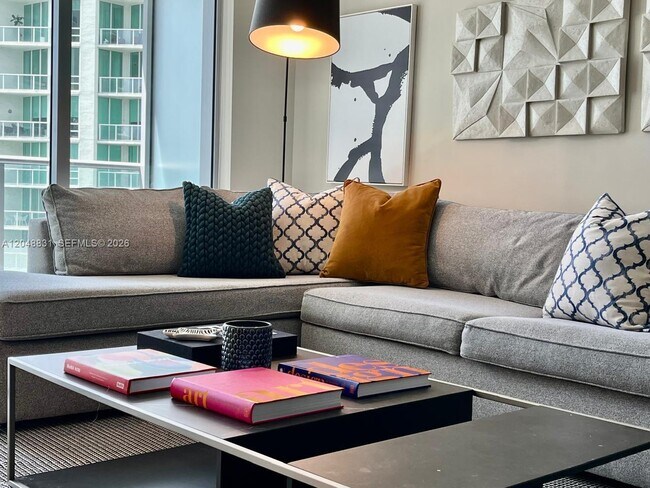Photo - 1300 Brickell Bay Dr Unidad 2208