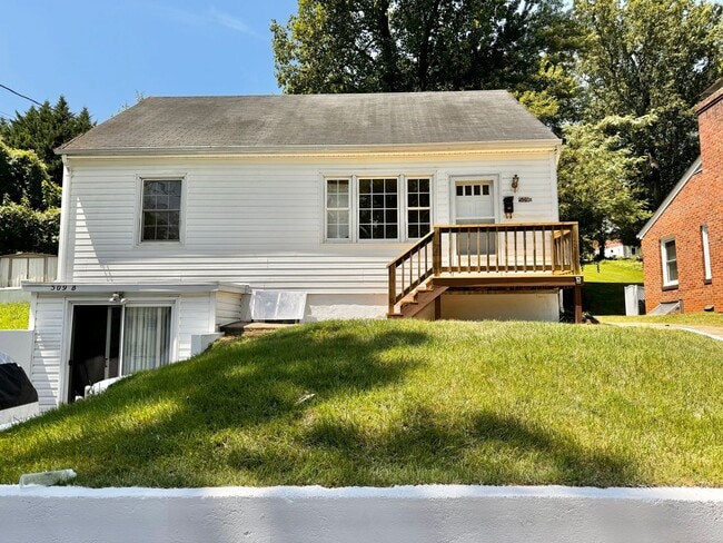 Building Photo - 509 Valley Rd Unit A