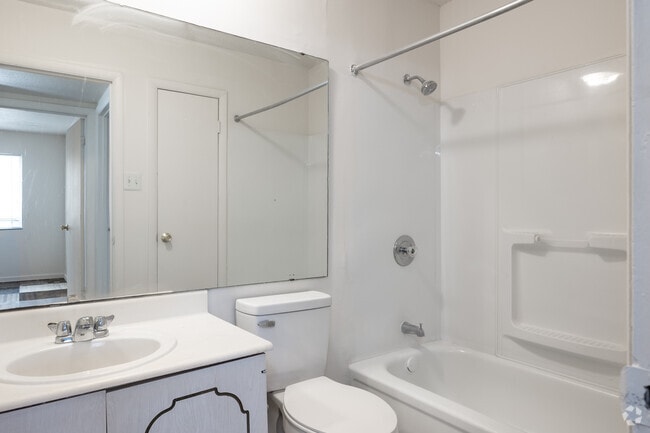 2 habitaciones, 1 baño - 836 pies cuadrados - Baño