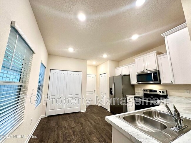 Photo - 336 Aralia Ln