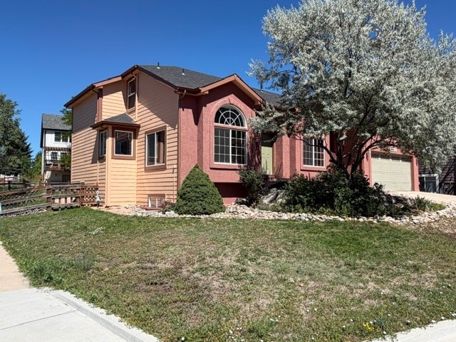 1112 Meadow Oaks Dr