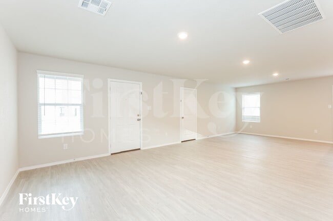 Photo - 10606 Varmus Dr