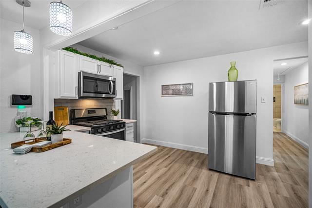 Photo - 2250 Areba St