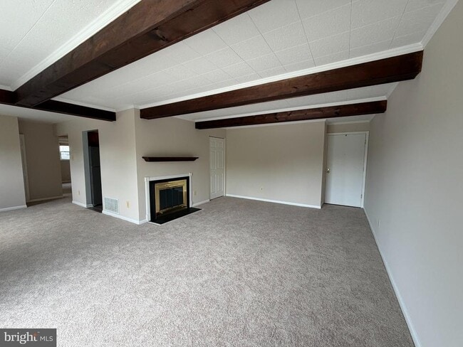 Photo - 17 Warren Lodge Ct