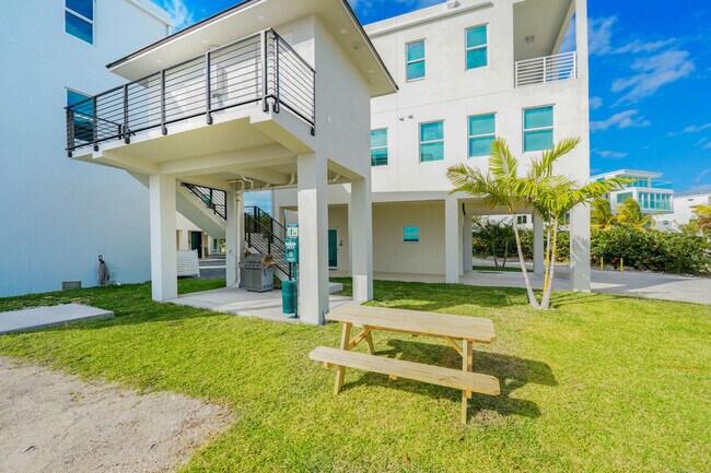 99 Seaside Ave Unit SI ID1369658P