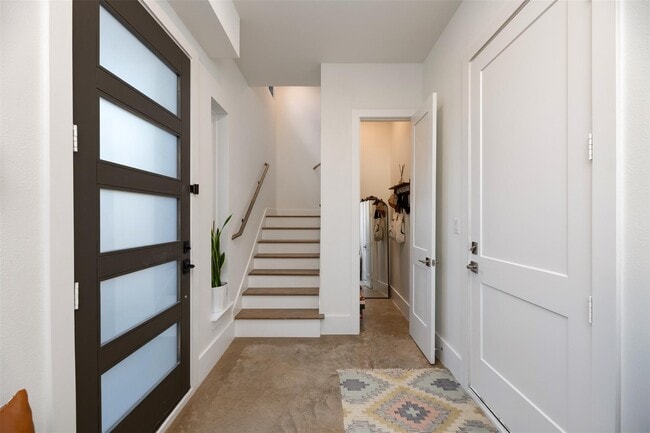 Photo - 4205 Roseland Ave Unit 202