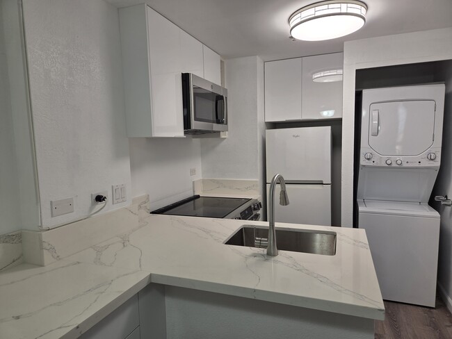 Photo - 5333 Likini St Unit Plaza Landmark