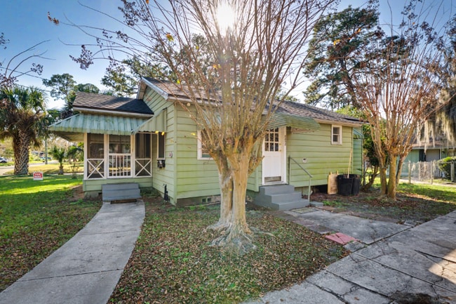 Photo - 2652 Merwyn Rd