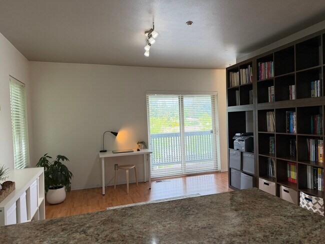 Photo - 4063 Flora Dr