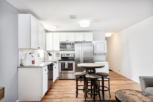 Photo - 2411 Tremont Pl