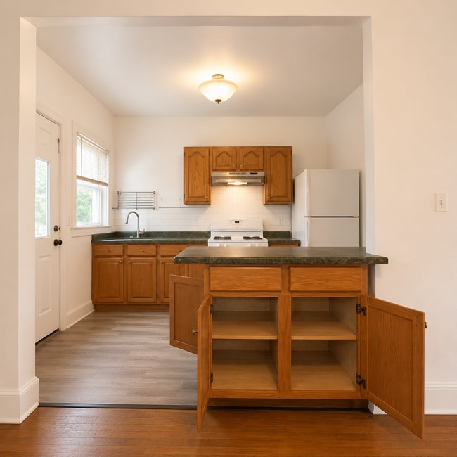 Photo - 5842 Douglas St