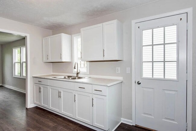 Photo - 1226-1222 Shakespeare Ave