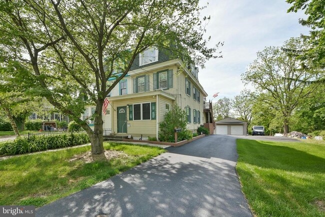 Photo - 9 W Wissahickon Ave House