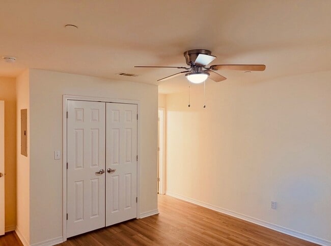 Photo - 965 Middle Ln