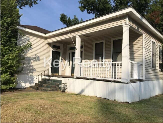 Building Photo - 1802 - A Marye St. - Duplex on the corner ... Rental