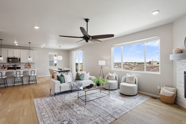 Open great for daily living and entertainment - 588 Silver Rock Trl