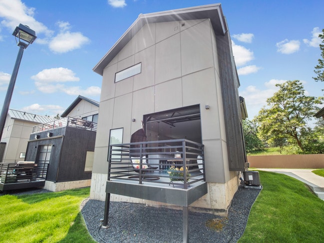 Photo - The Ledge at Five Mile