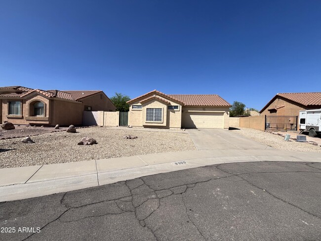 Photo - 8900 E Rainier Dr House