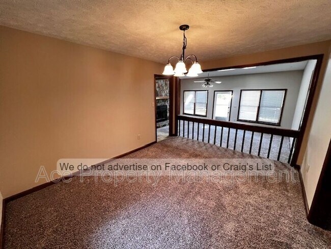 Photo - 1605 Irwin Cir